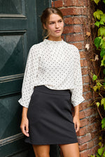 Tolsing Thea Nederdel / Black Strukture
