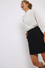 Tolsing Thea Nederdel / Black Strukture
