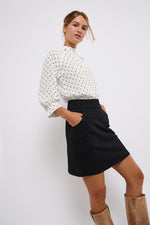 Tolsing Thea Nederdel / Black Strukture