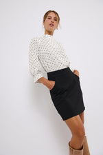 Tolsing Thea Nederdel / Black Strukture